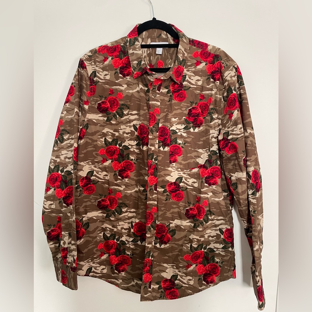 The RAIL Men’s Button Down L